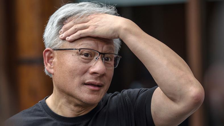 黄仁勋力挺小米SU7,英伟达意在中国智驾芯片市场?